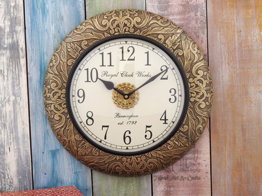 Handicrafts Wooden Frame Brass Carving Fitted Wall Clock Two Tone Round Clock for Wall Decor
