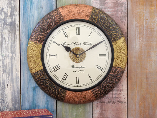 Handicrafts Wooden Frame Brass Carving Fitted Wall Clock Two Tone Round Clock for Wall Decor